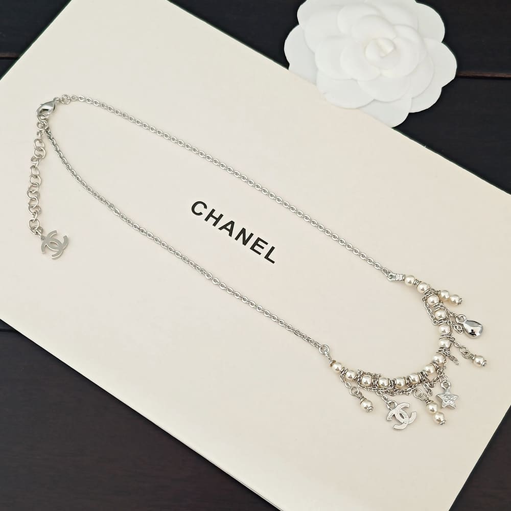 Ch**el necklace
