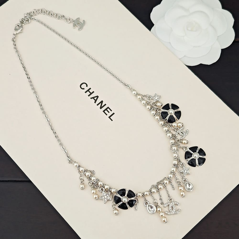 Ch**el necklace