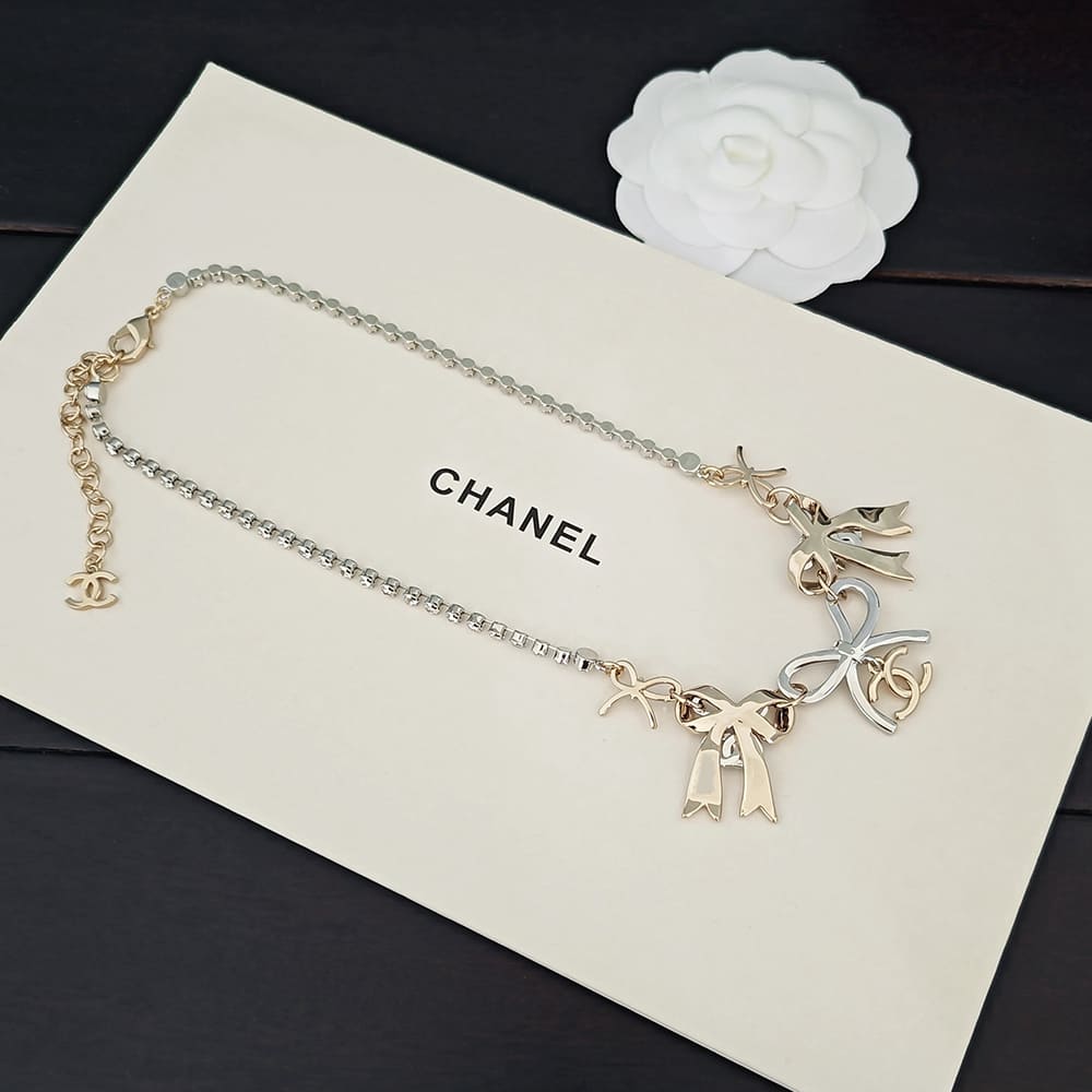 Ch**el necklace