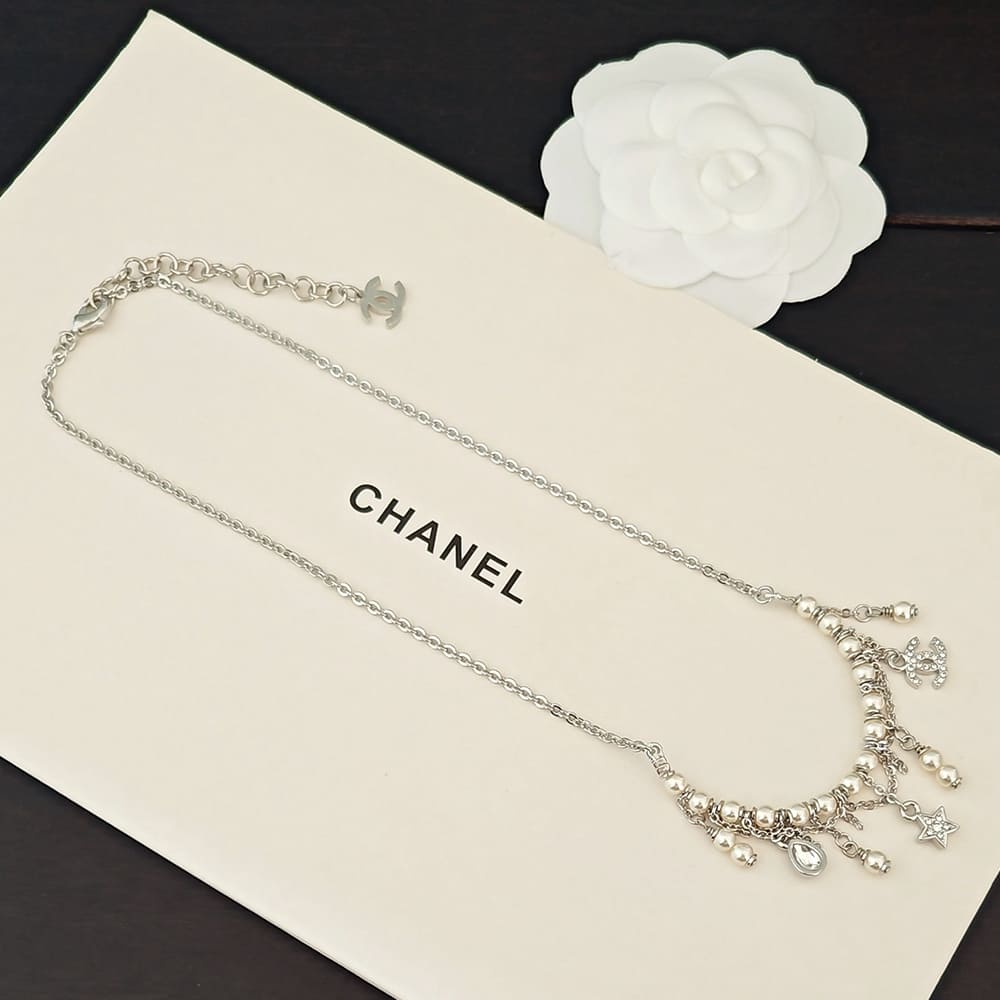 Ch**el necklace