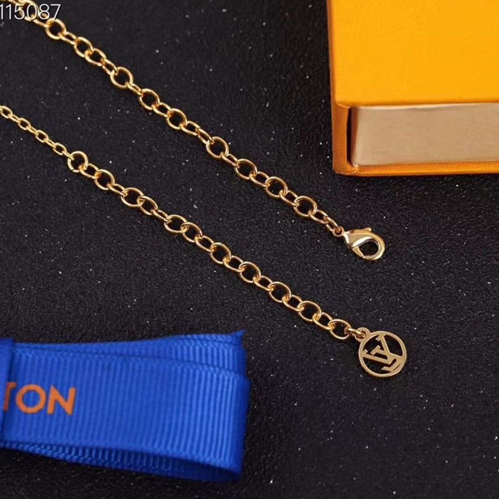 LV Blooming S*pple necklace