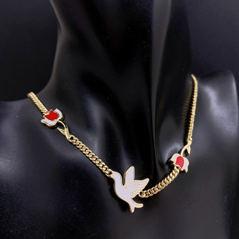 D10r Daisy necklace