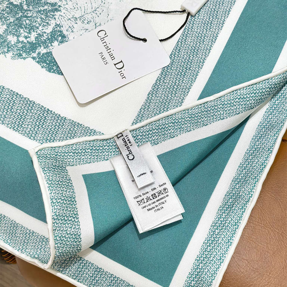 D10r Toile de Jouy Sauvage 90 Square Scarf