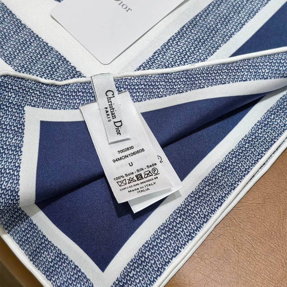 D10r Toile de Jouy Sauvage 90 Square Scarf
