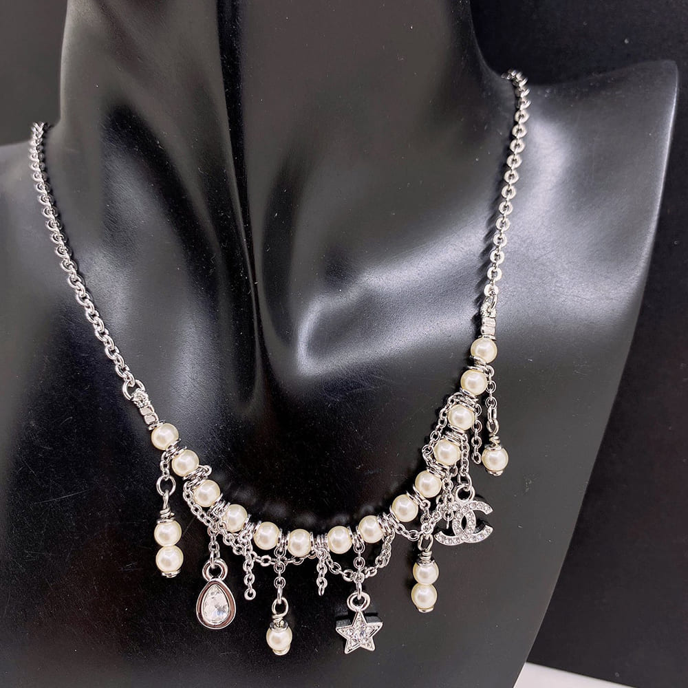 Ch**el necklace