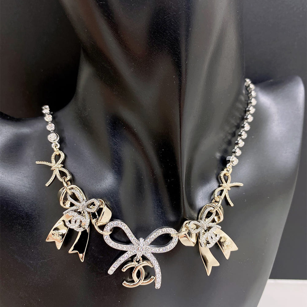 Ch**el necklace