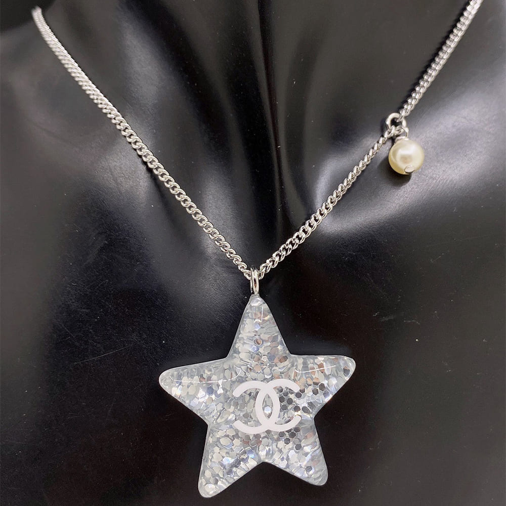 Ch**el necklace