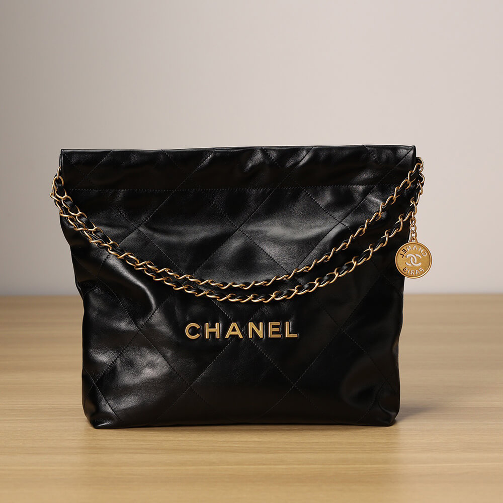 Ch**el 22 SMALL HANDBAG(high-end grade)