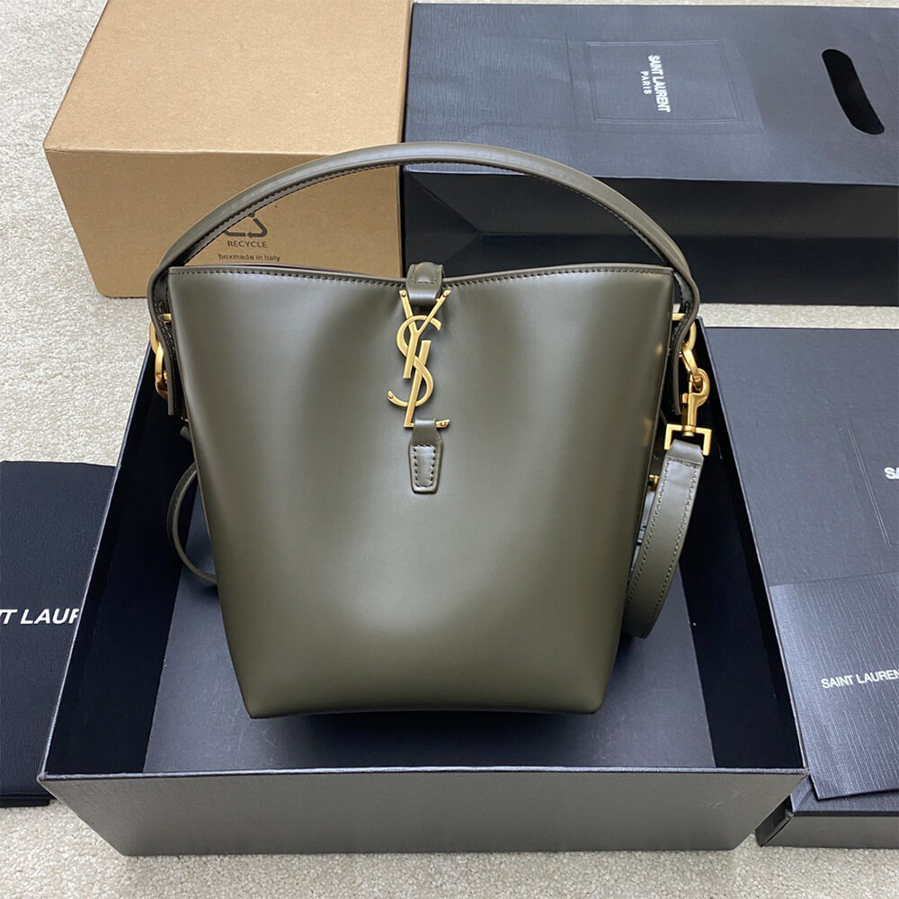 Y51 LE 37 small in shiny leather