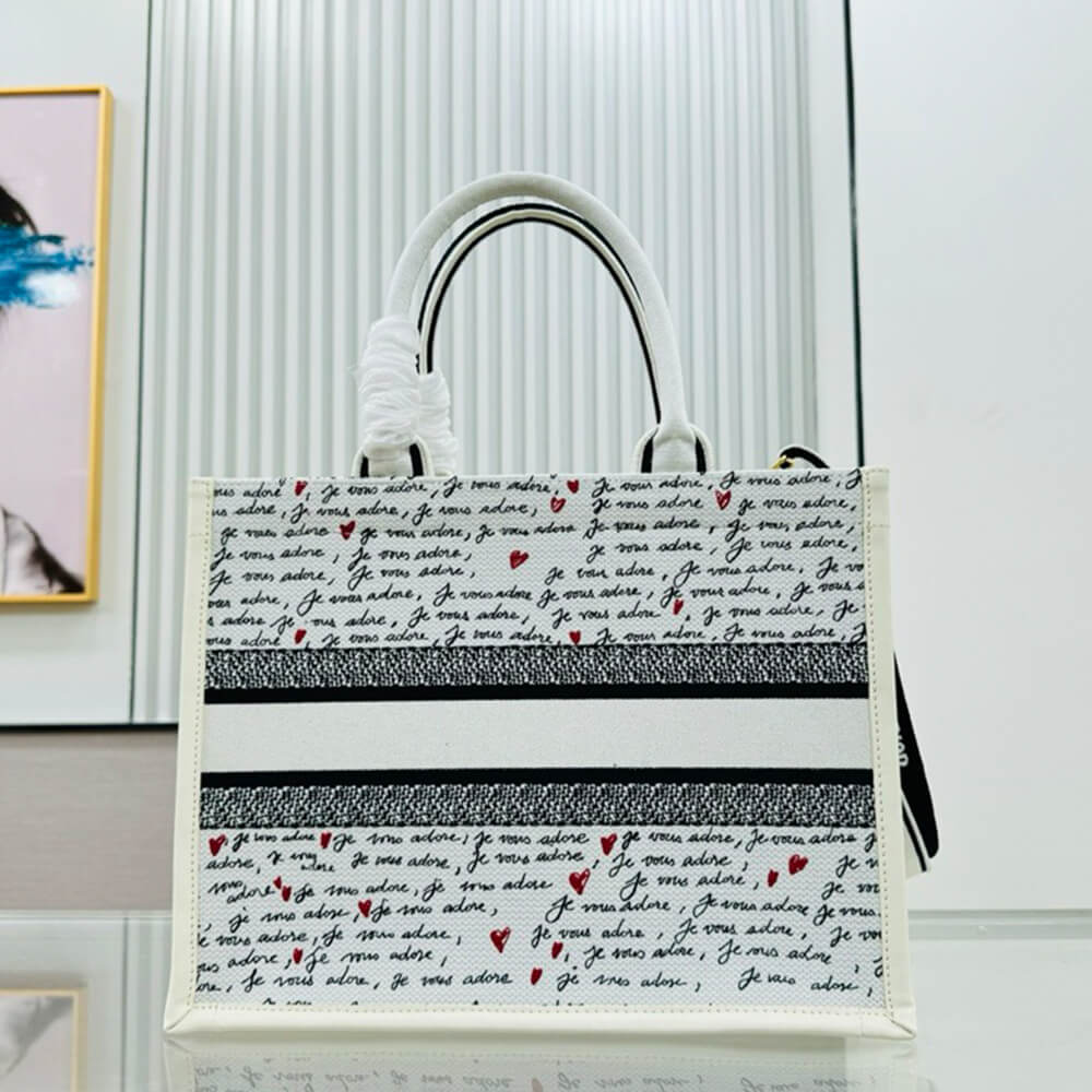 D10ramour Medium D10r Book Tote