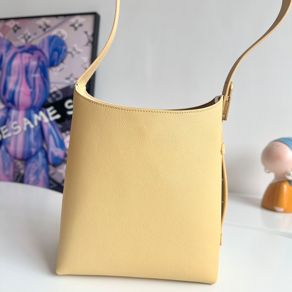 LV Low Key Hobo MM
