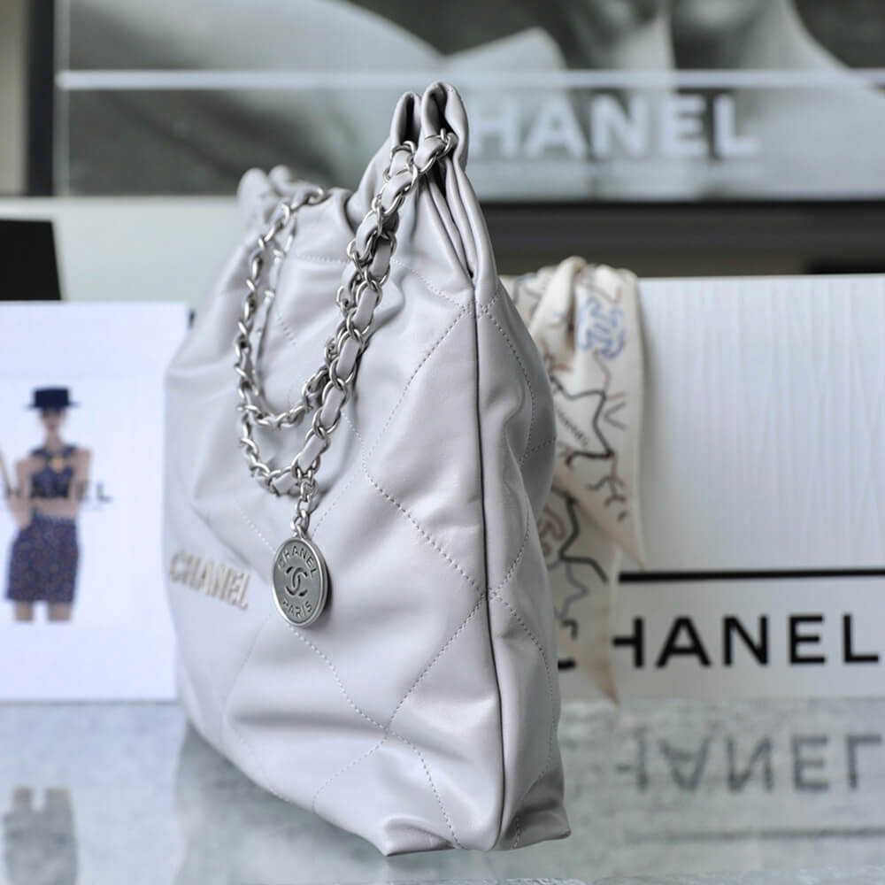 Ch**el 22 HANDBAG(high-end grade)