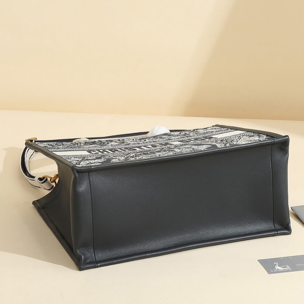 Medium D10r Book Tote