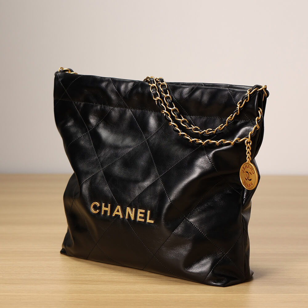 Ch**el 22 SMALL HANDBAG(high-end grade)