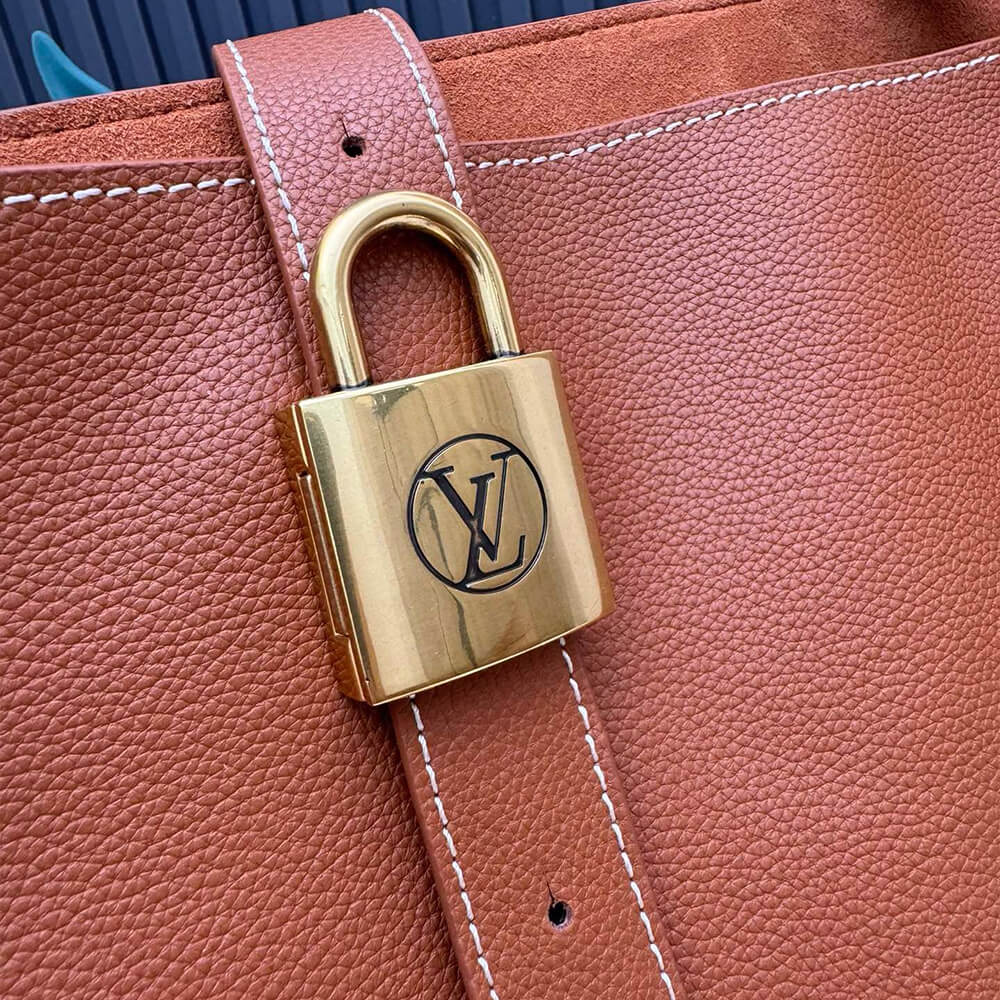 LV Low Key Cabas MM