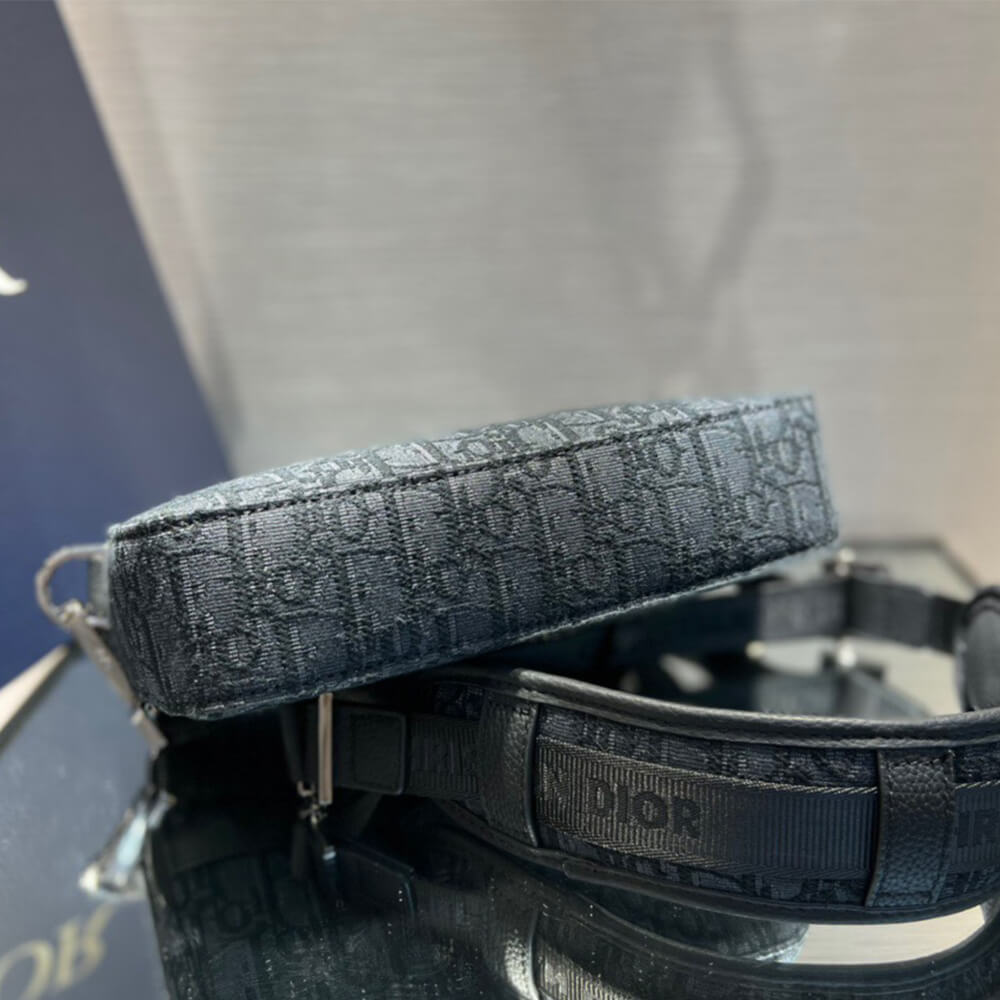 D10r SAFARI MESSENGER BAG