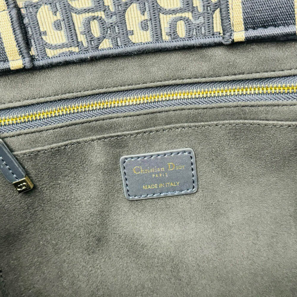 Medium D10r Book Tote