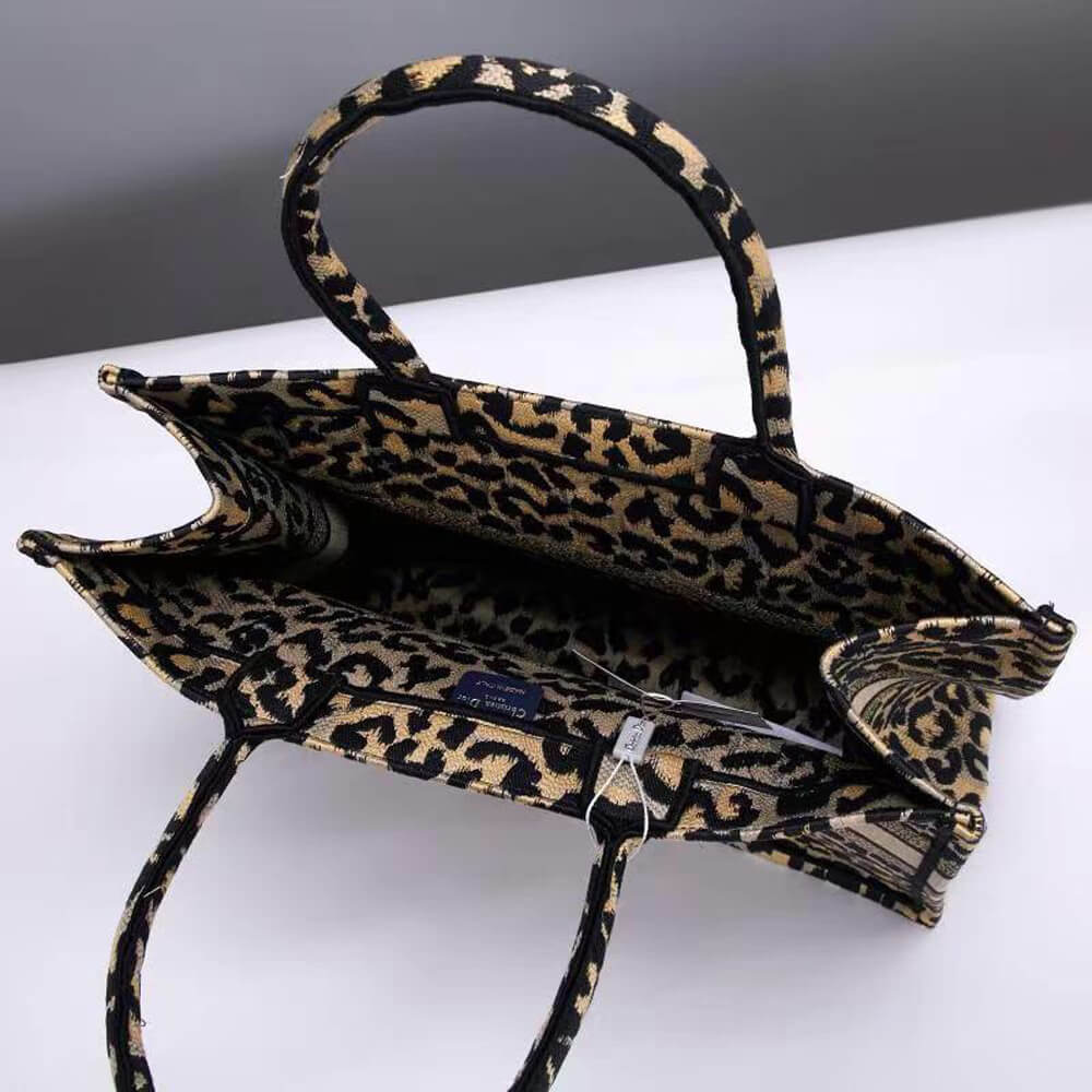 LARGE D10r BOOK TOTE