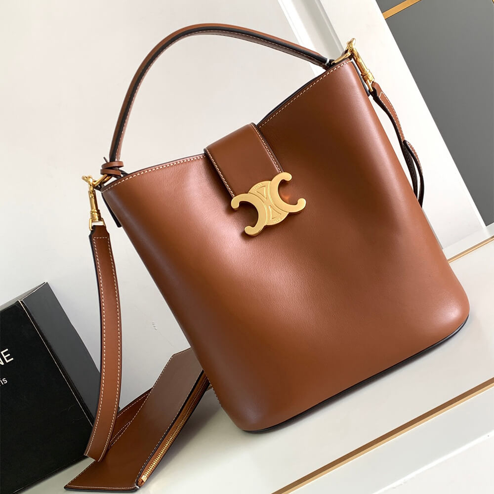 Ce1i*e MEDIUM L0visE BAG in SMOOTH CALFSKIN