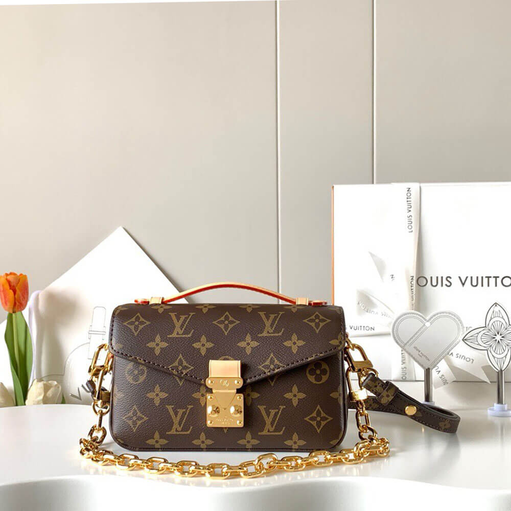 LV Pochette Métis East West