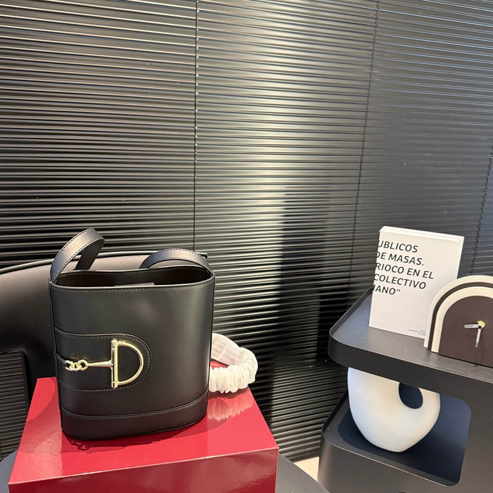 Gvc*1 73 small bucket bag