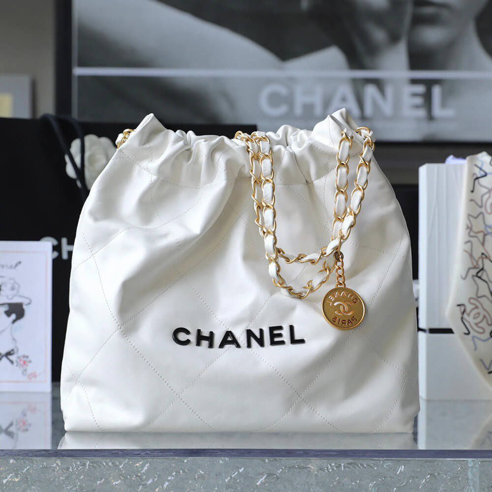 Ch**el 22 SMALL HANDBAG(high-end grade)