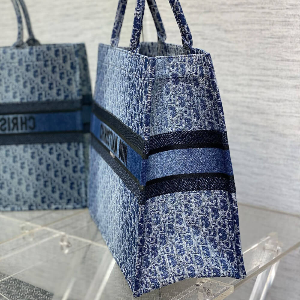 Large D10r Book Tote