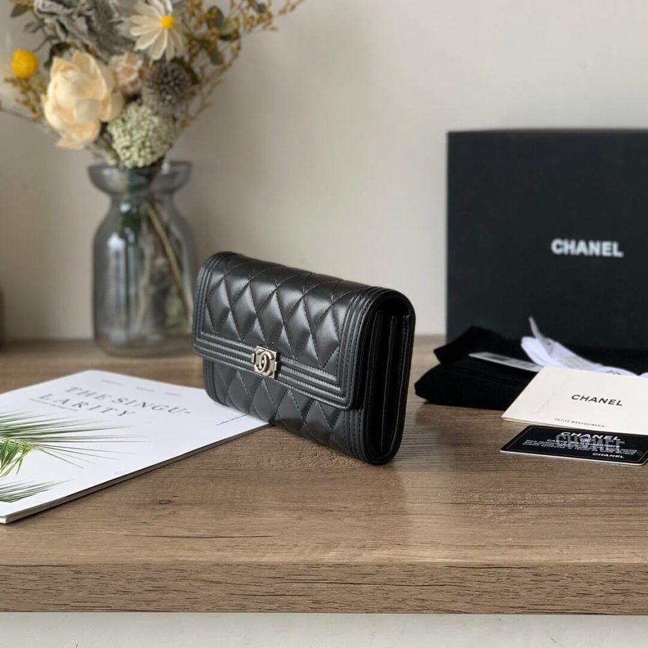 Ch**el classic long wallet