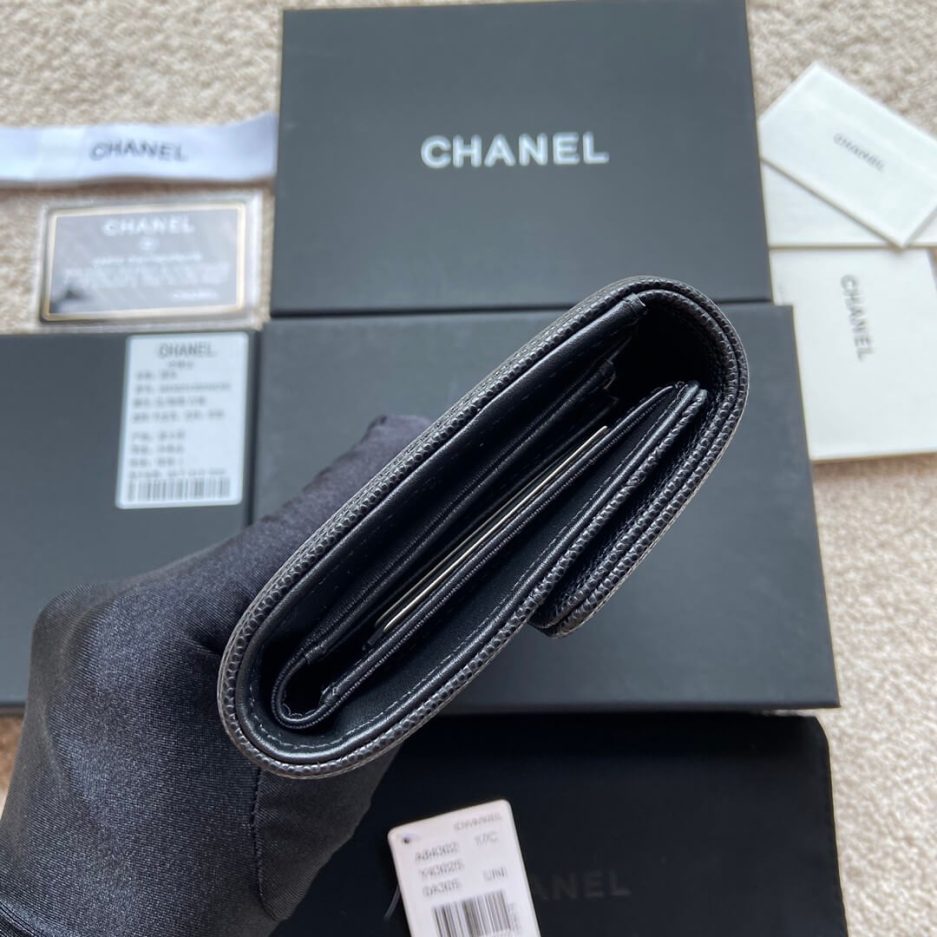 Ch**el boy long wallet