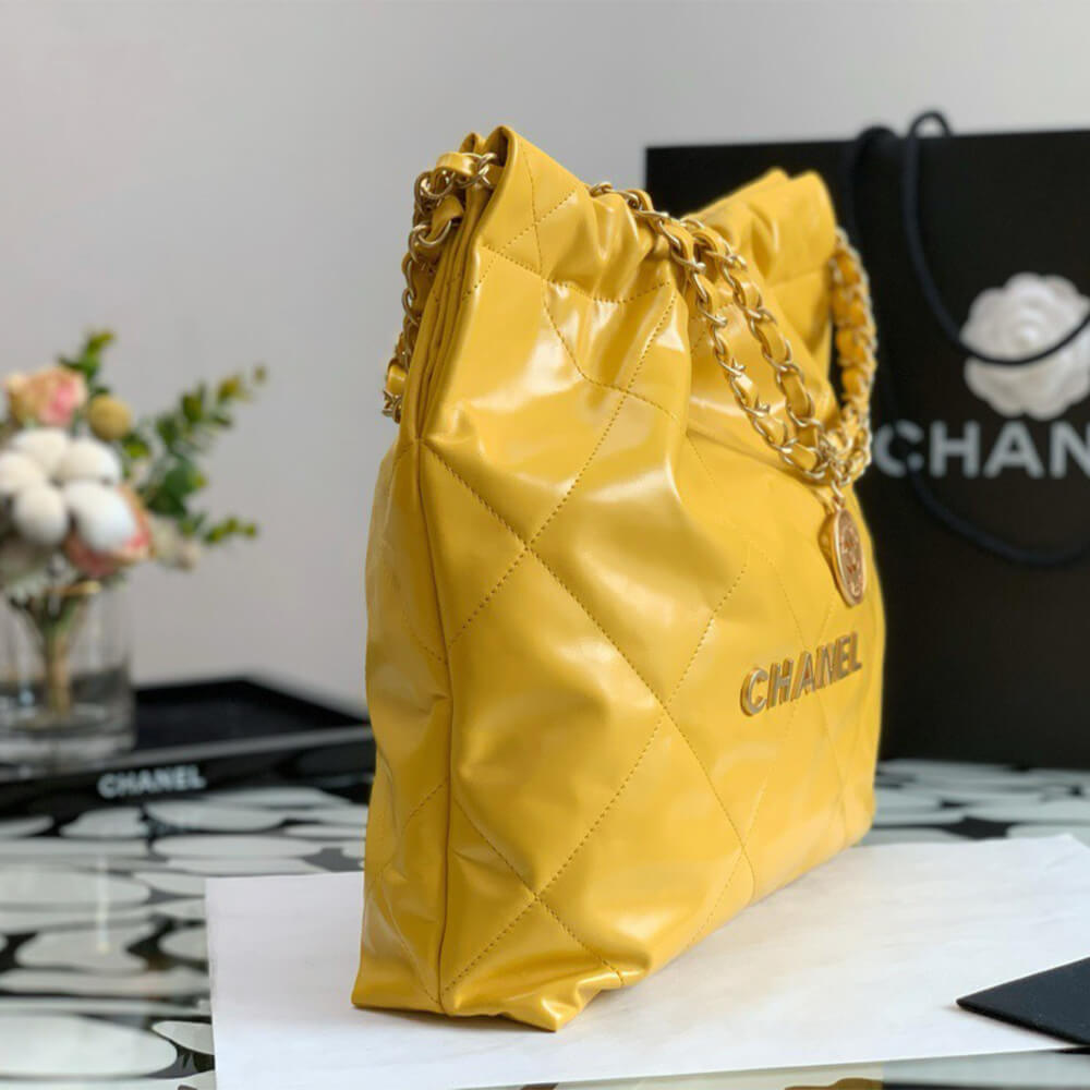 Ch**el 22 SMALL HANDBAG