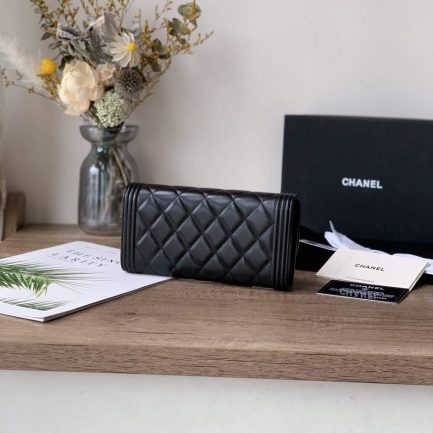Ch**el classic long wallet