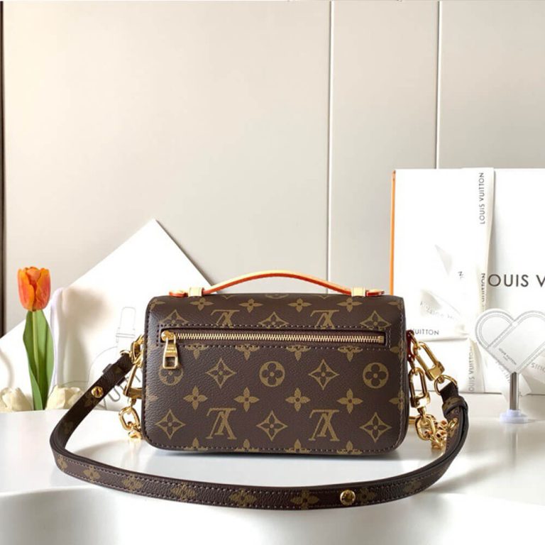 LV Pochette Métis East West