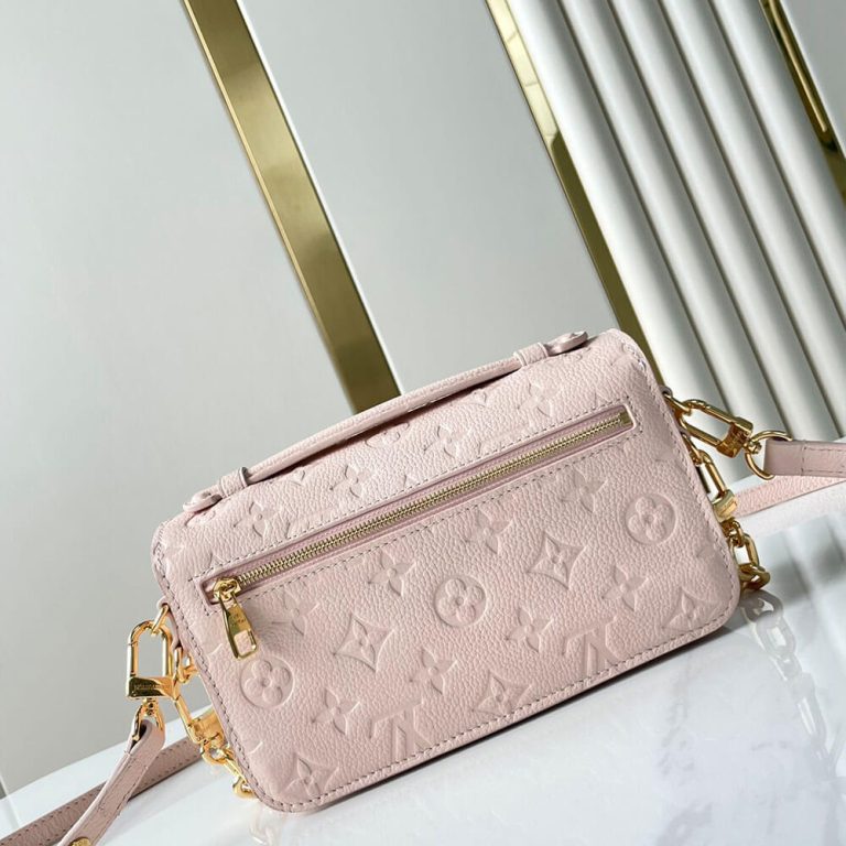 LV Pochette Métis East West