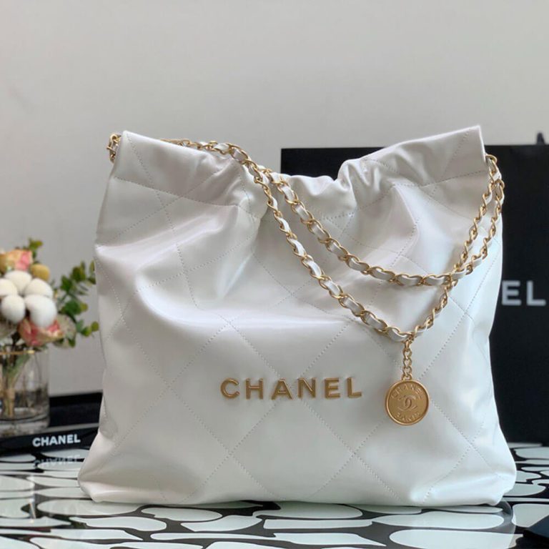 Ch**el 22 SMALL HANDBAG
