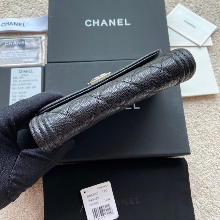 Ch**el boy long wallet