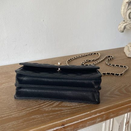Ch**el Chain Clutch