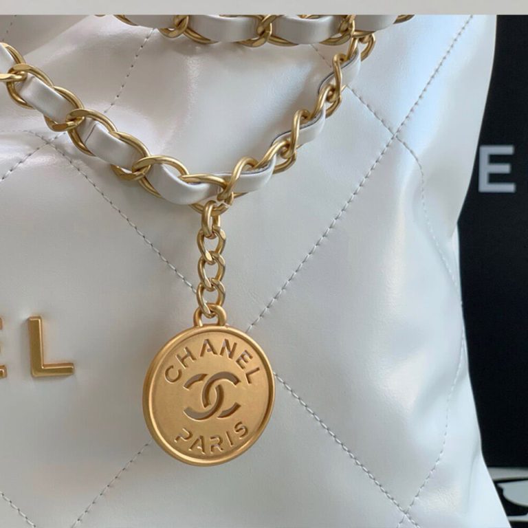 Ch**el 22 SMALL HANDBAG