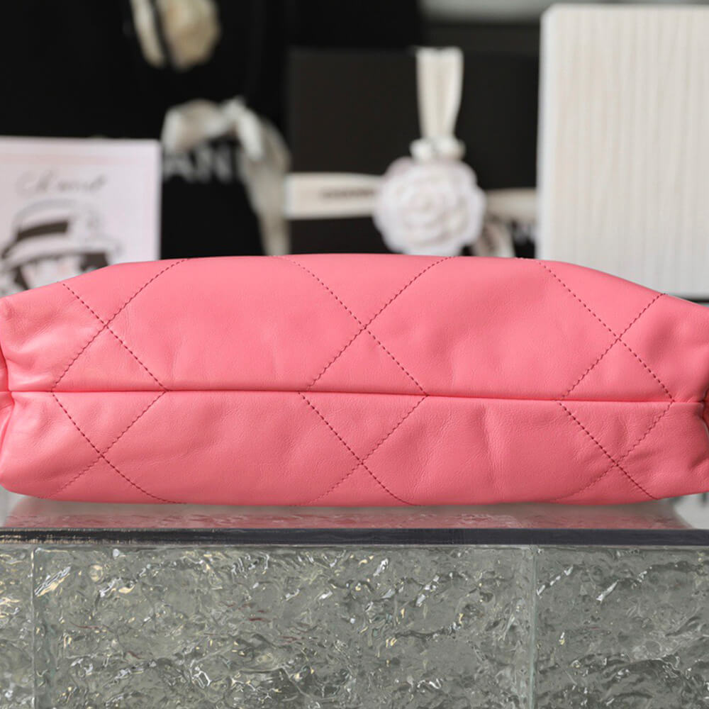 Ch**el 22 SMALL HANDBAG(high-end grade)