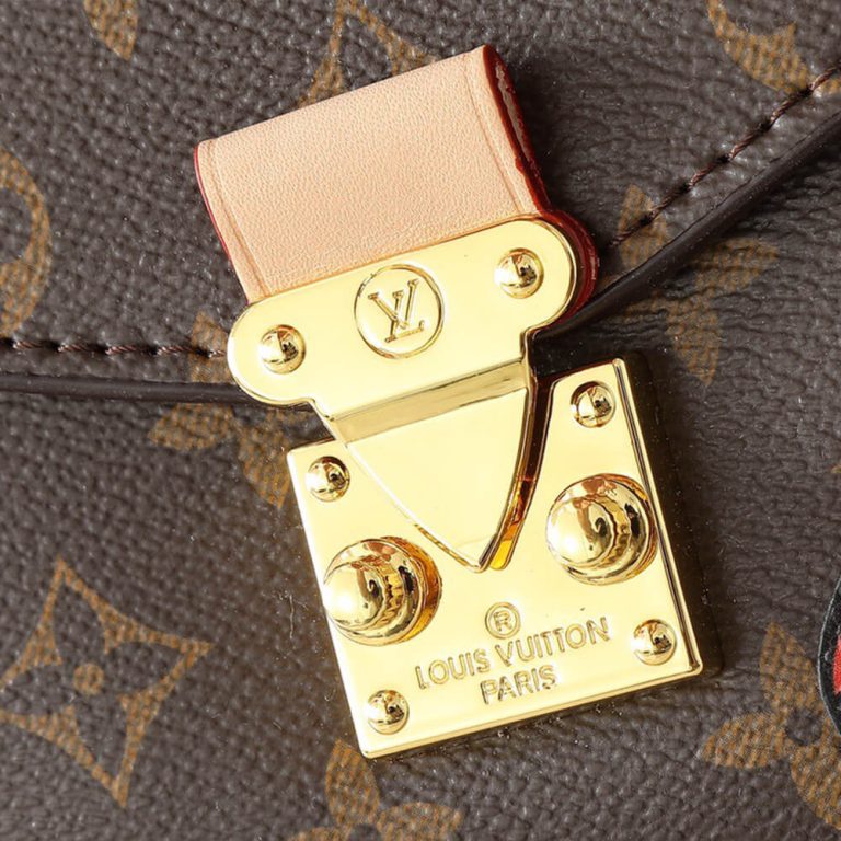 LV Pochette Metis