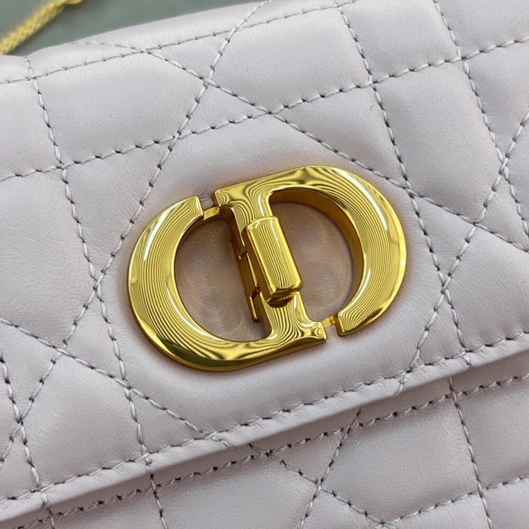 D10r Miss Caro Pouch with Chain