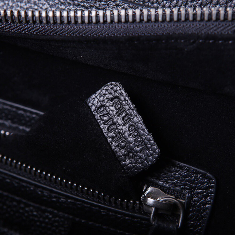 ce1i*e micro lU*gage handbag in calfskin