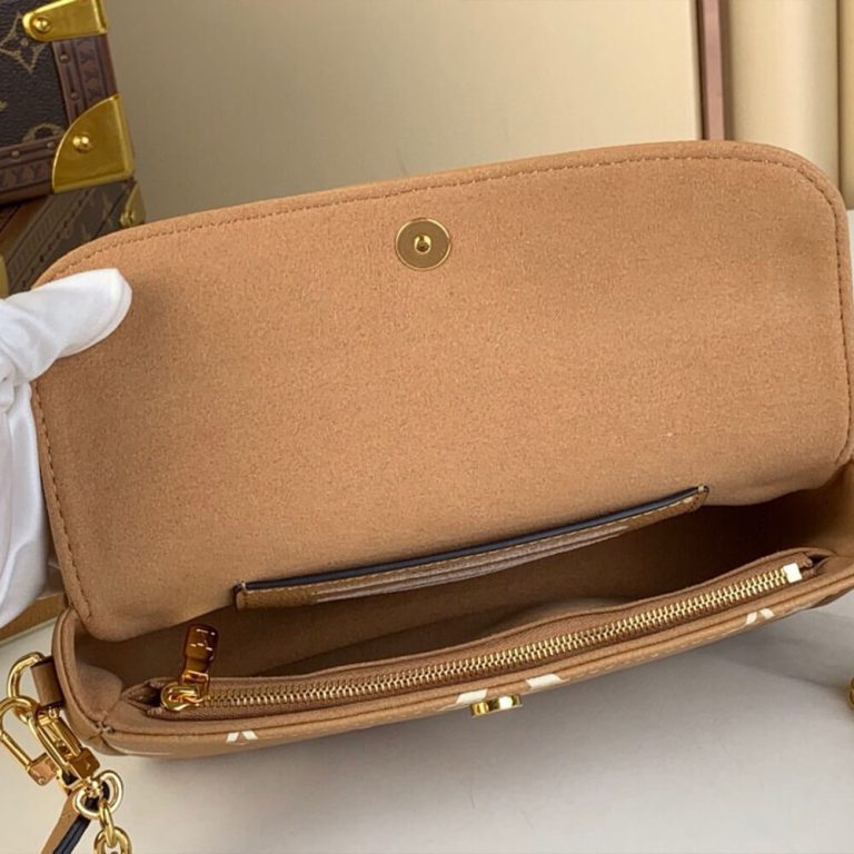 LV Wallet on Chain Ivy