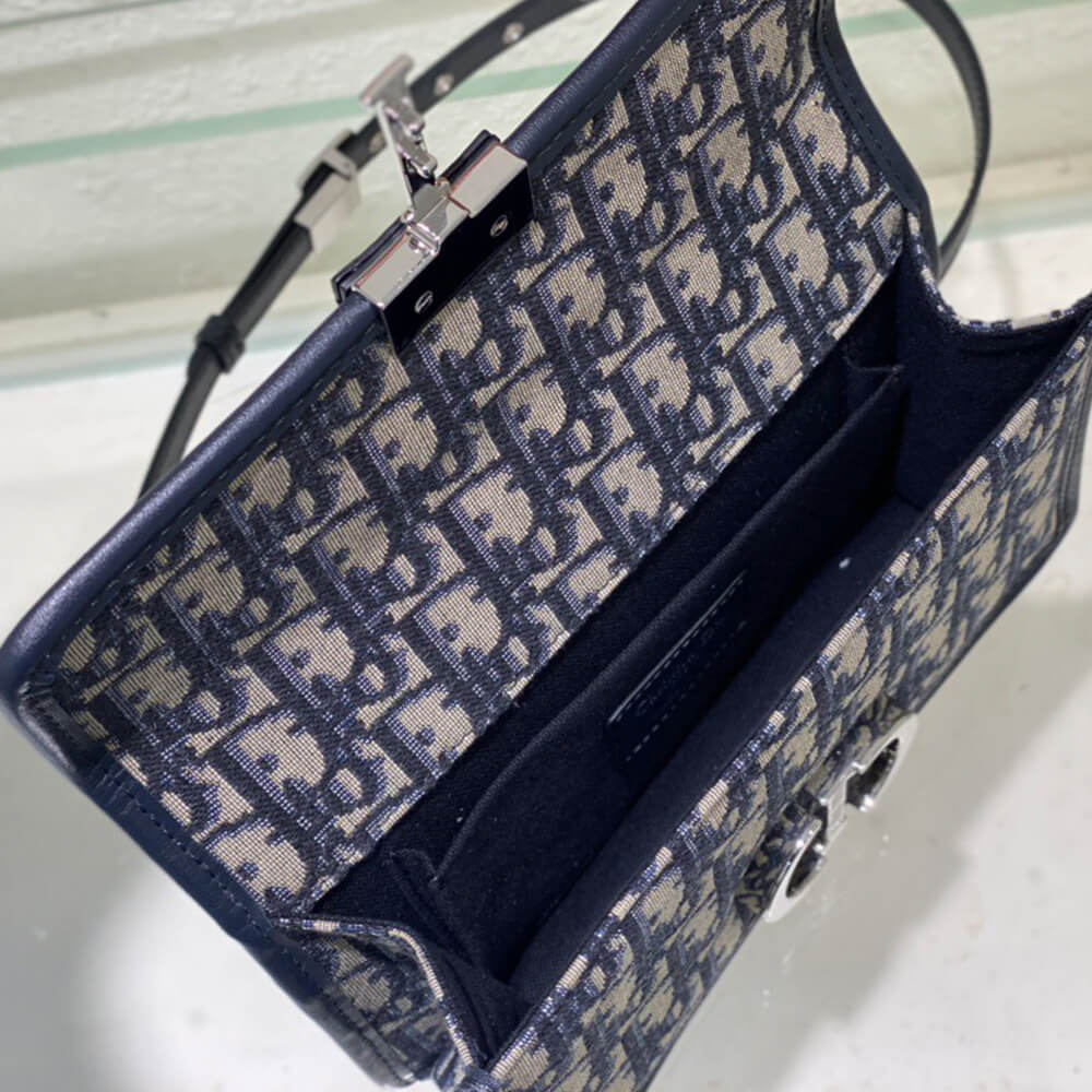 D10r 30 Montaigne East-West Bag with Chain