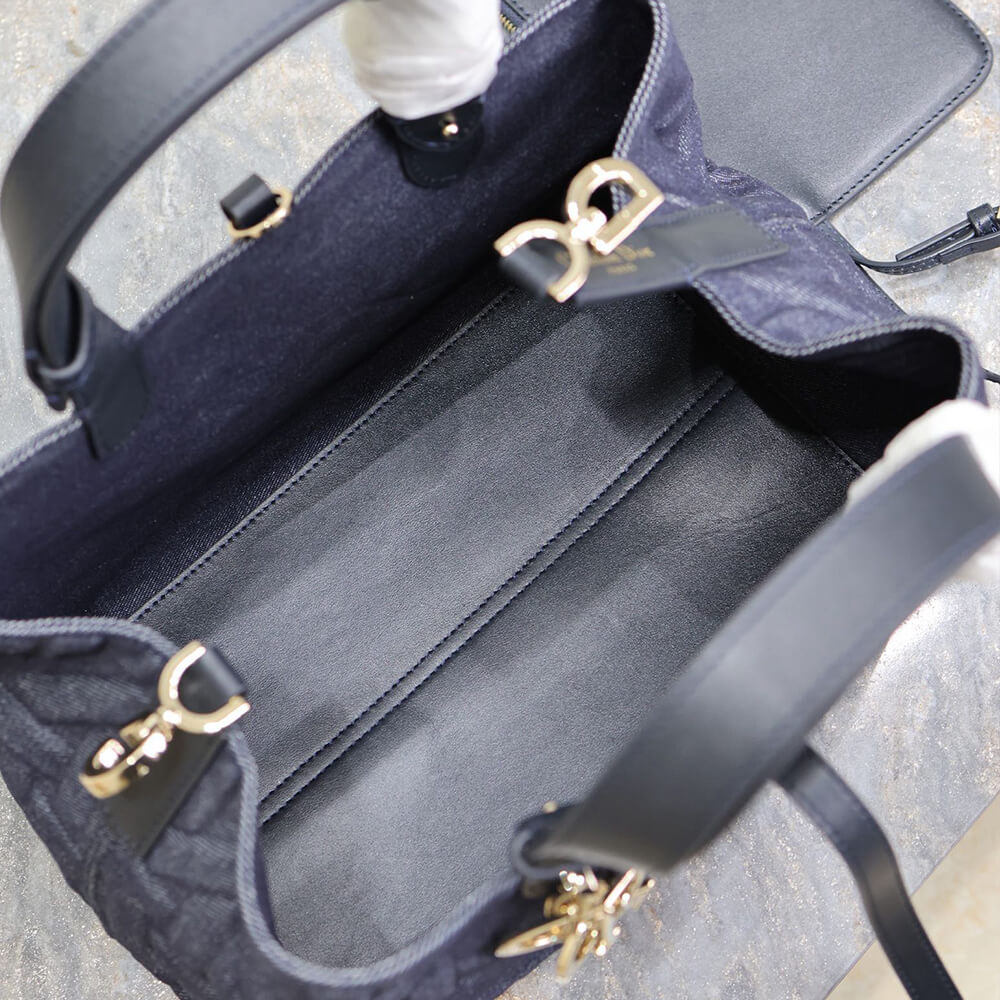 Medium D10r Toujours Bag