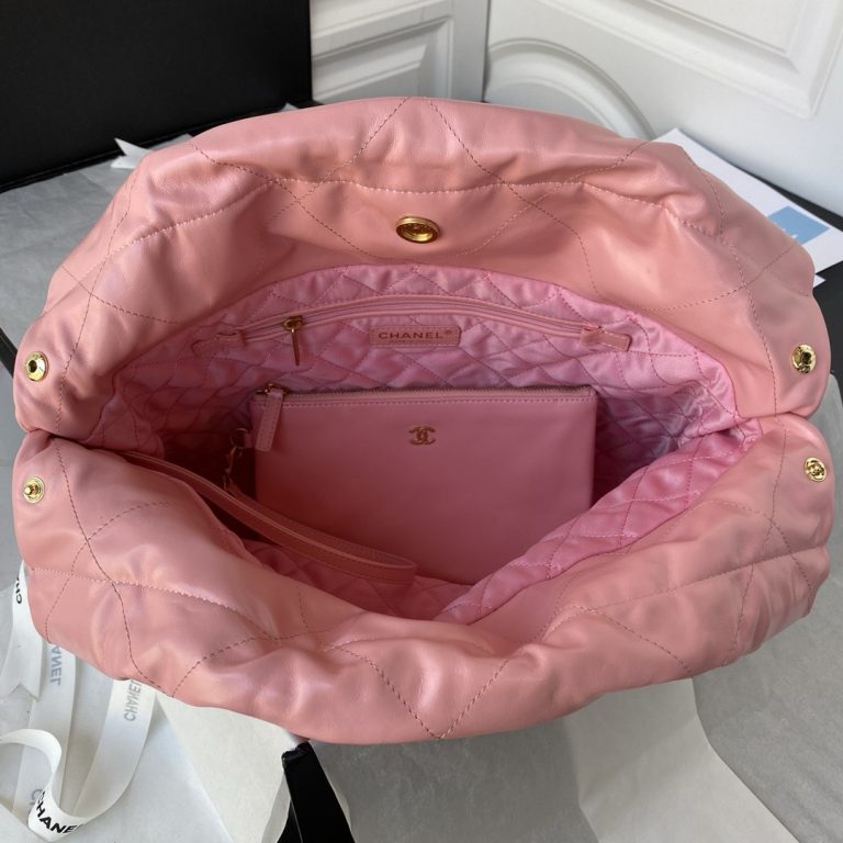 Ch**el 22 SMALL HANDBAG