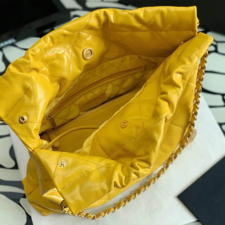 Ch**el 22 SMALL HANDBAG