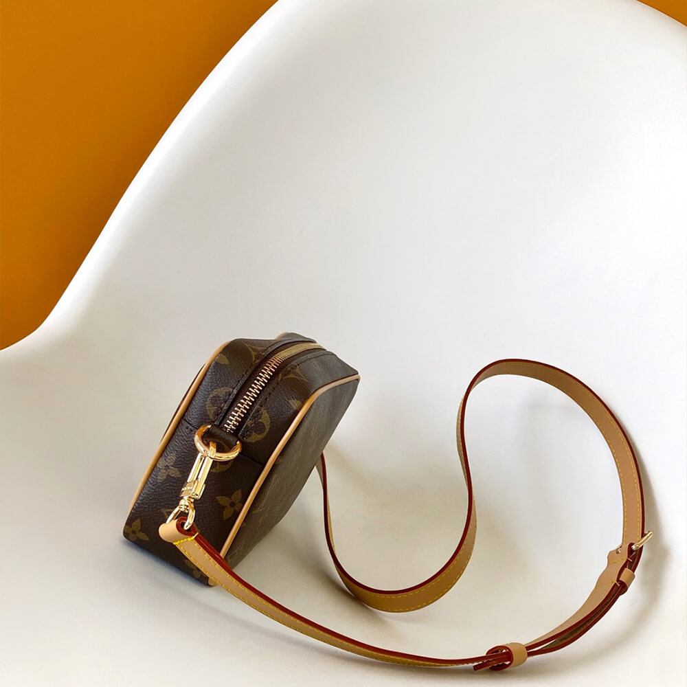 LV Trocadéro Wearable Wallet