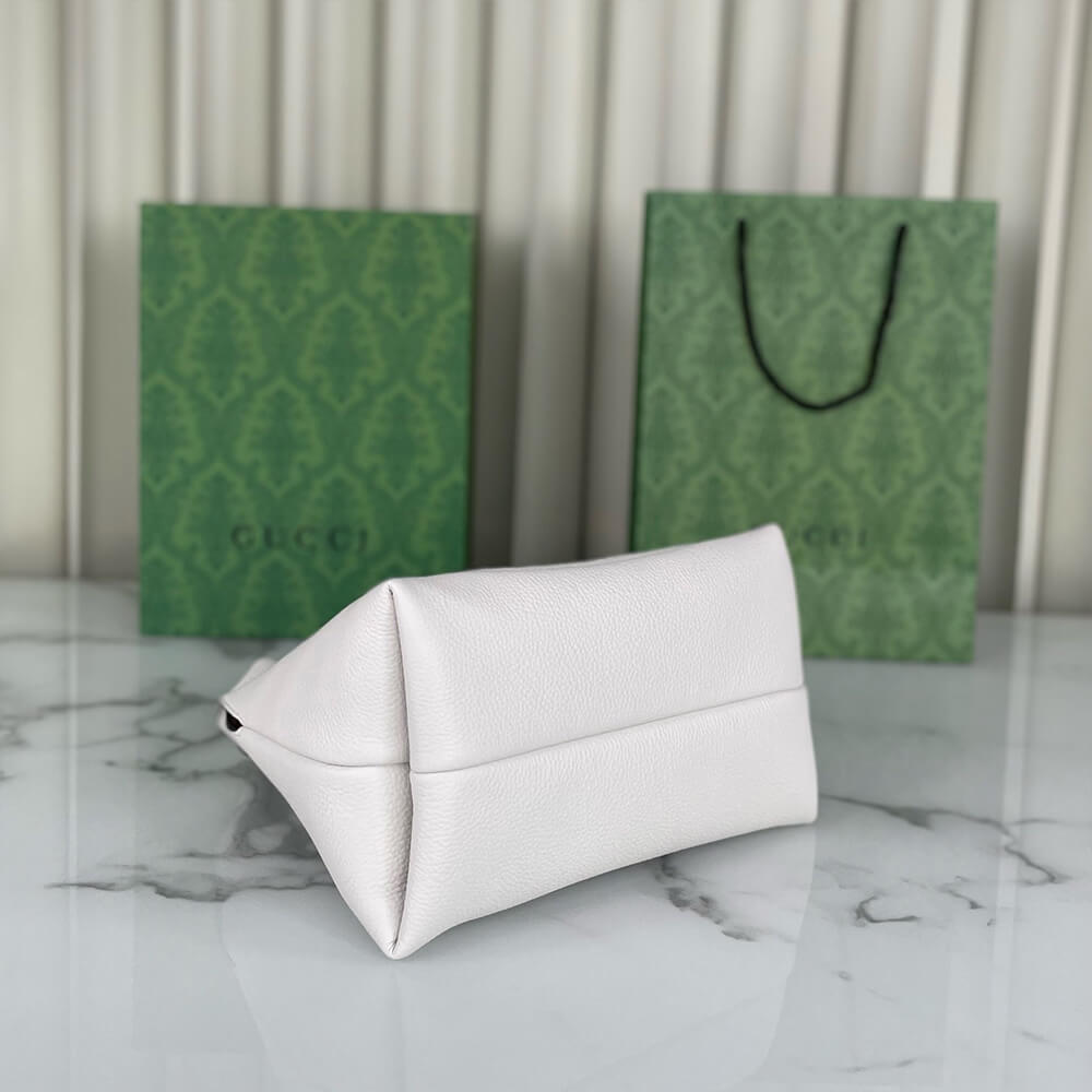 Gvc*1 Softbit medium top handle bag