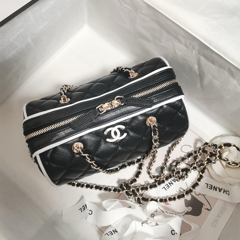 Ch**el Clutch with Chain(HIGH-END GRADE)
