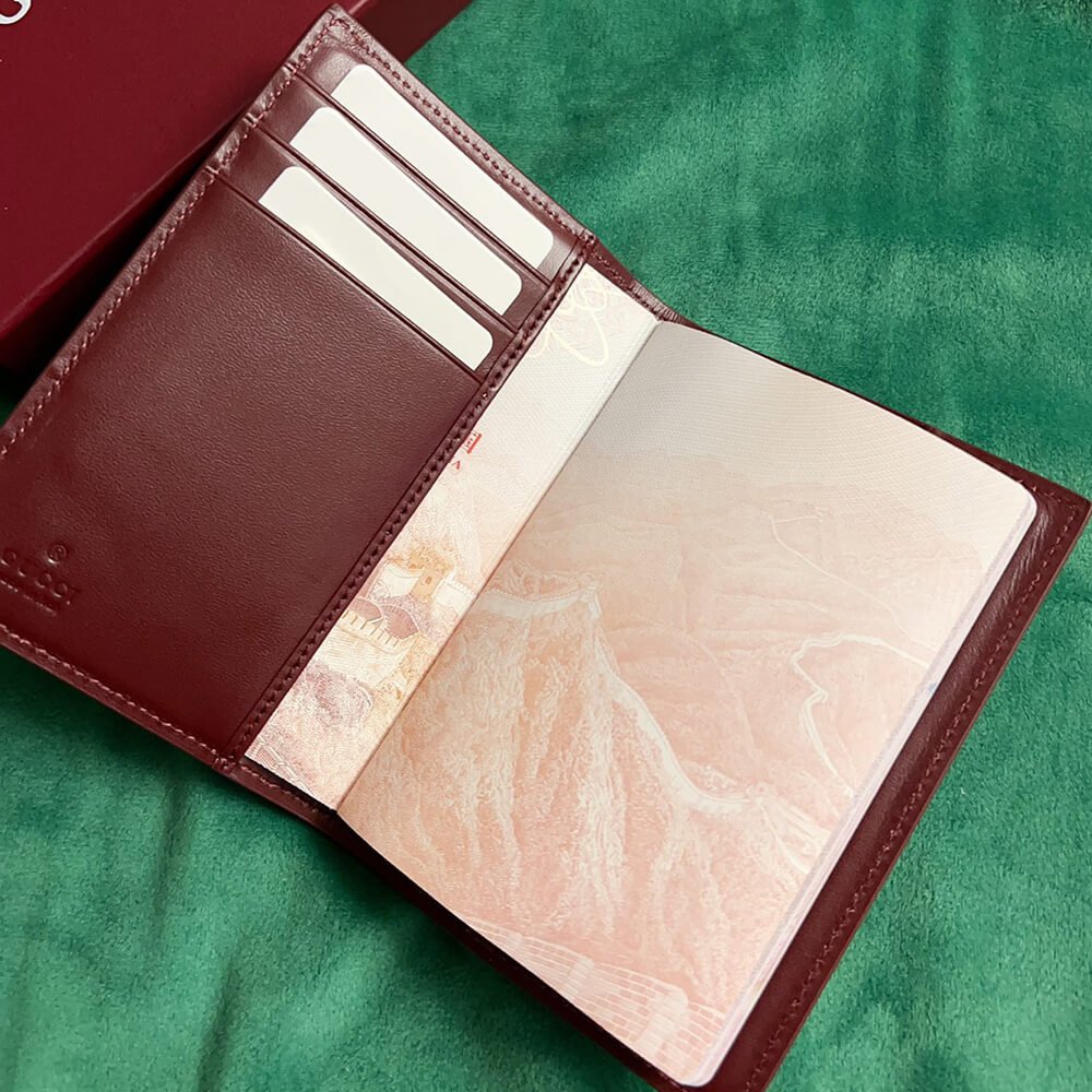 Bi-color GG card case with cat detail